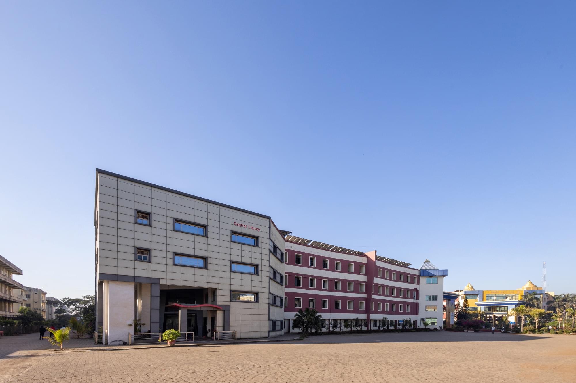 Rungta College of Pharmaceutical Sciences and Research Bhilai Academic Building photo 3